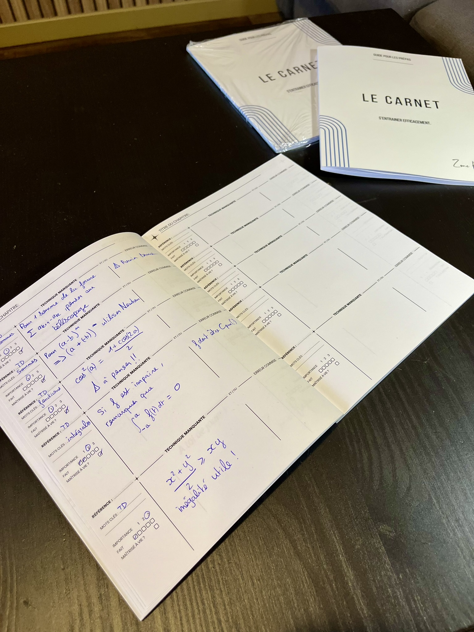 Le Carnet de Prépa — pages remplies avec techniques mathématiques
